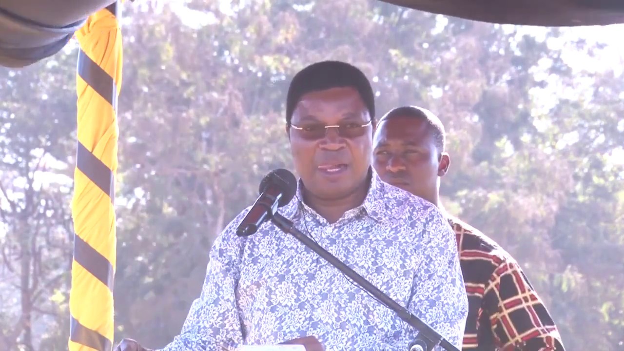WAZIRI MKUU AKABIDHI PIKIPIKI 49 KWA VIJANA WA RUANGWA
