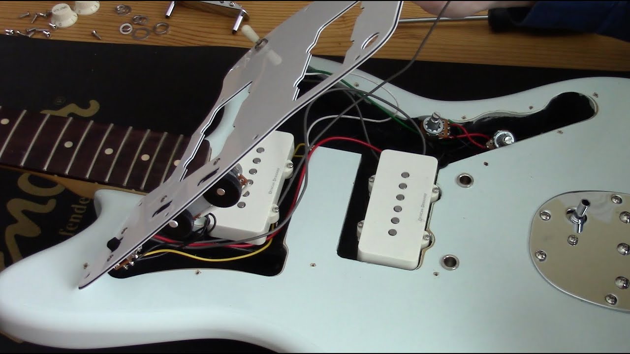 GUITAR TONE - SQUIER Jazzmaster Pickguard Replacement Demo Instruction