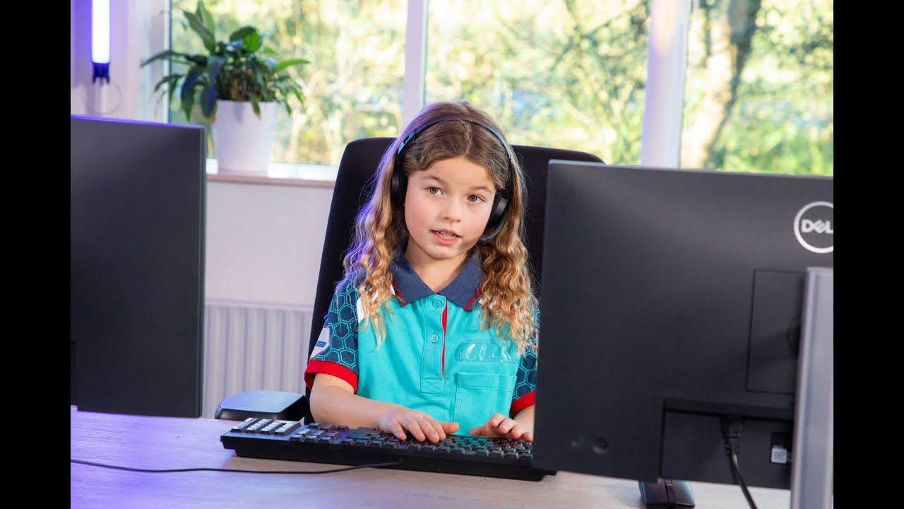 Witte Kruis acute zorg - is 7 jaar oud genoeg om te solliciteren bij de ambulance? Bekijk de video!