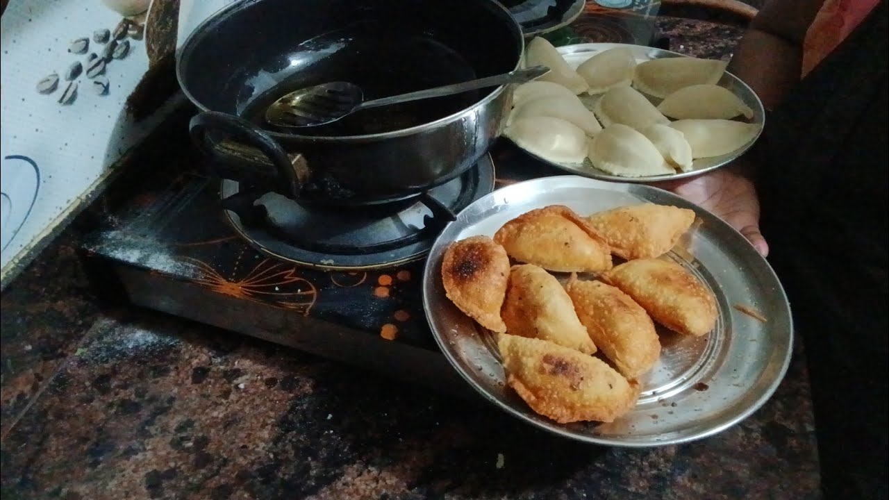 Gunja banane ki recip# please like and subscribe@ my channel yummy