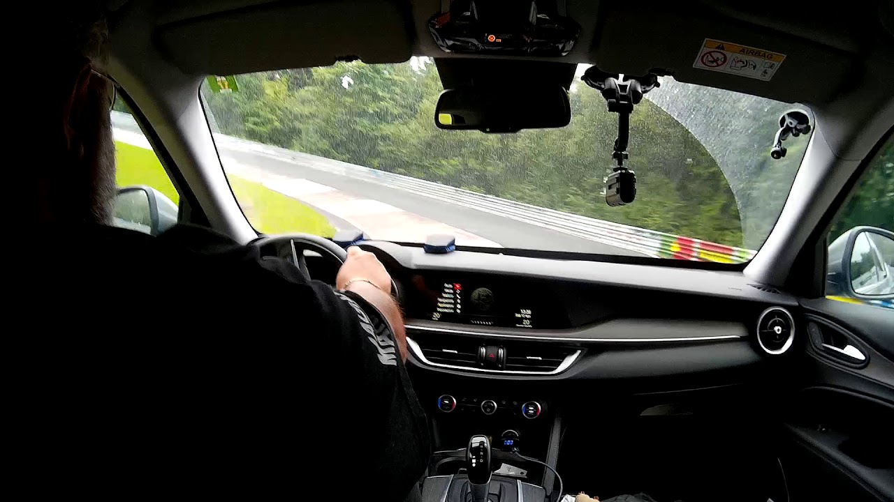 Alfa Romeo Stelvio - Nurburgring - rain drift crash - 12.08.2017