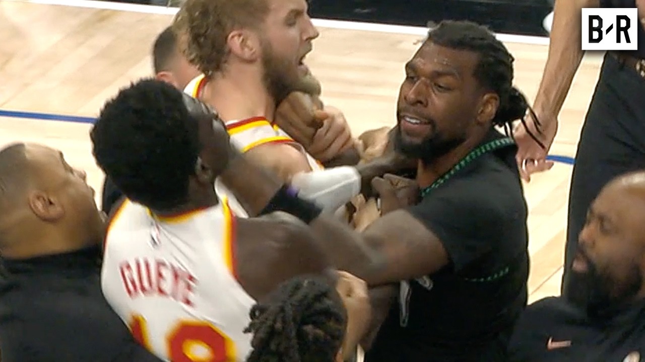 Naz Reid Goes at Mo Gueye After Getting Tripped