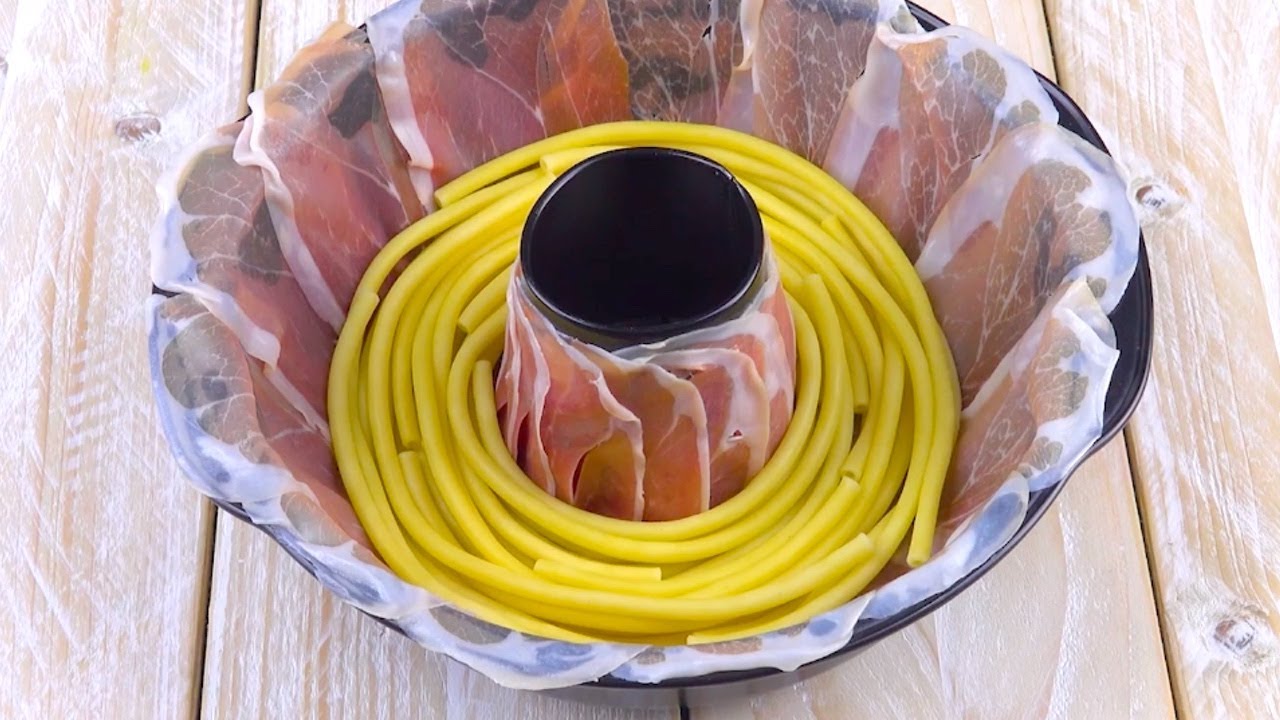 クグロフにハムとマカロニを入れてしまう！8つのちえとくベストパスタレシピ