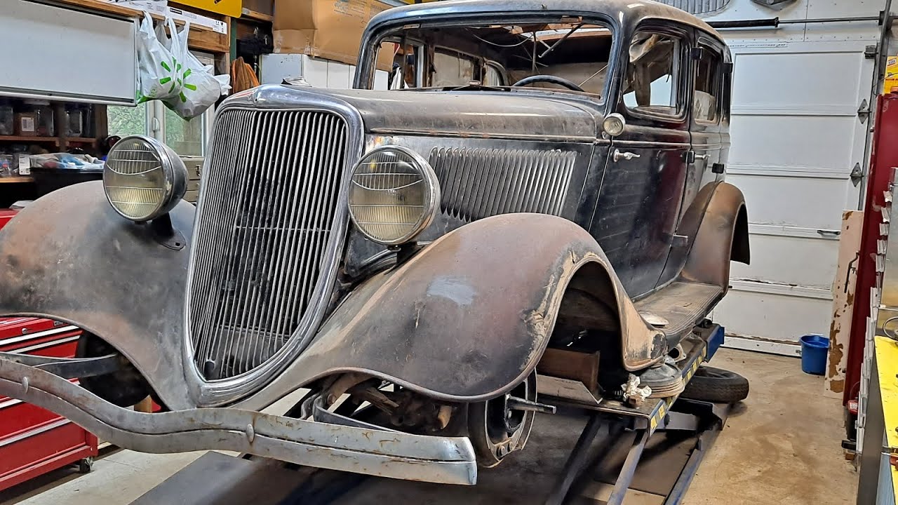 1934 Ford Sedan Resurrection EP04 Hydraulic Brakes