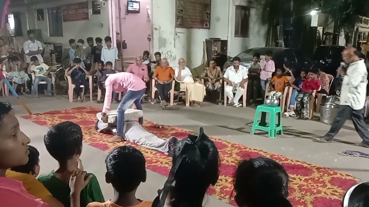 బండ రాయ్ని ఛాతీ పైనా ఎలా పగలగొటాడో చుడండి s