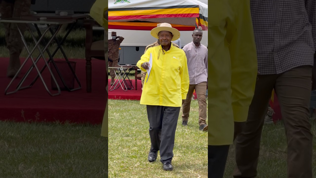President Yoweri Kaguta Museveni walking to Victory #yowerimuseveni #natasha #trending #music ￼