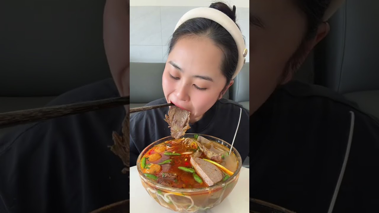 Mukbang bún bò full topping nhà nấu #dungthichan #mukbang #food 