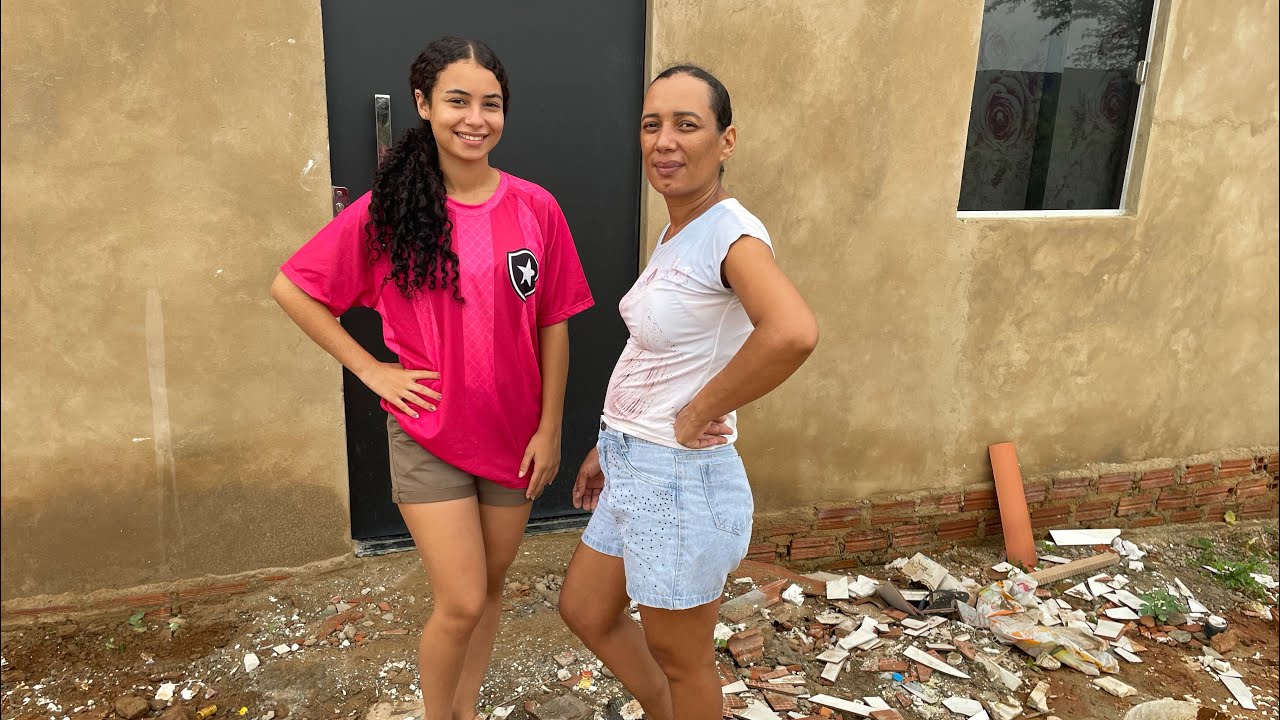 EU E ANGELINA LIMPAMOS A FRENTE DA CASA DO MEU FILHO DANIEL