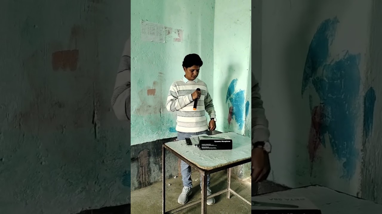 आदमी खिलौना है।।