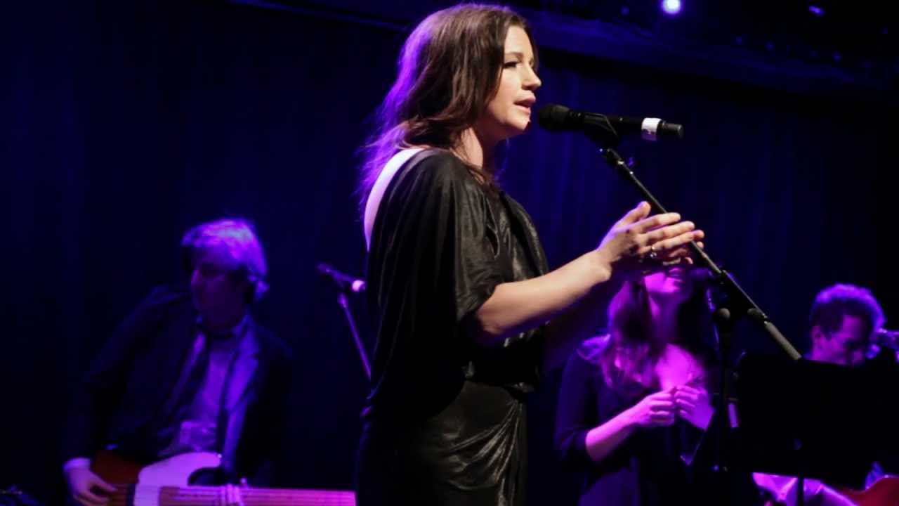 Carrie Manolakos - Creep (Radiohead)