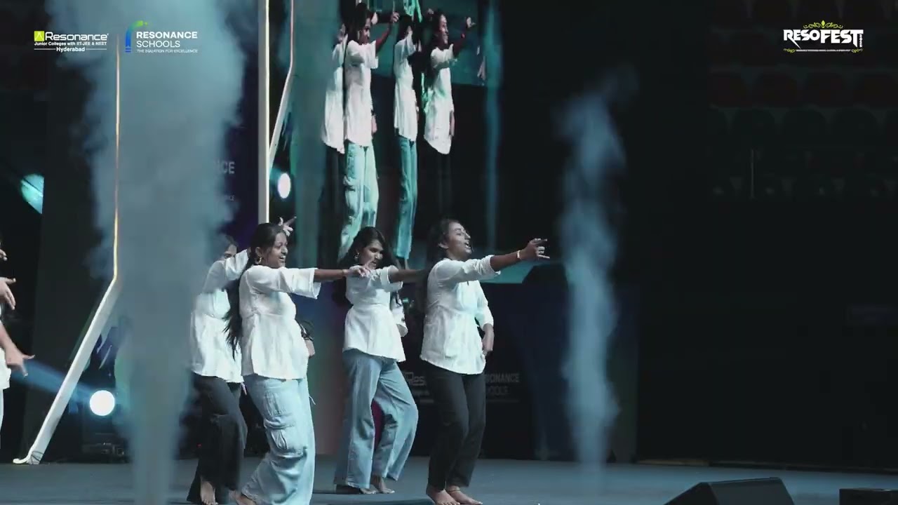Electrifying Dance Performance | Keerthi & Group | Mourya-II Campus | ResoFEST 2025