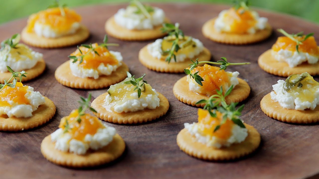 깔끔하고 산뜻한 핑거푸드, 크래거 위에 마말랭을 올려보세요.