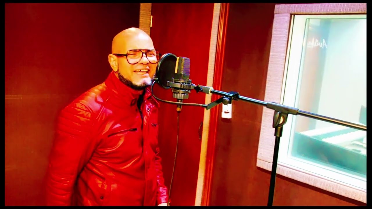 En el estudio con el maestro Moises Sanchez
