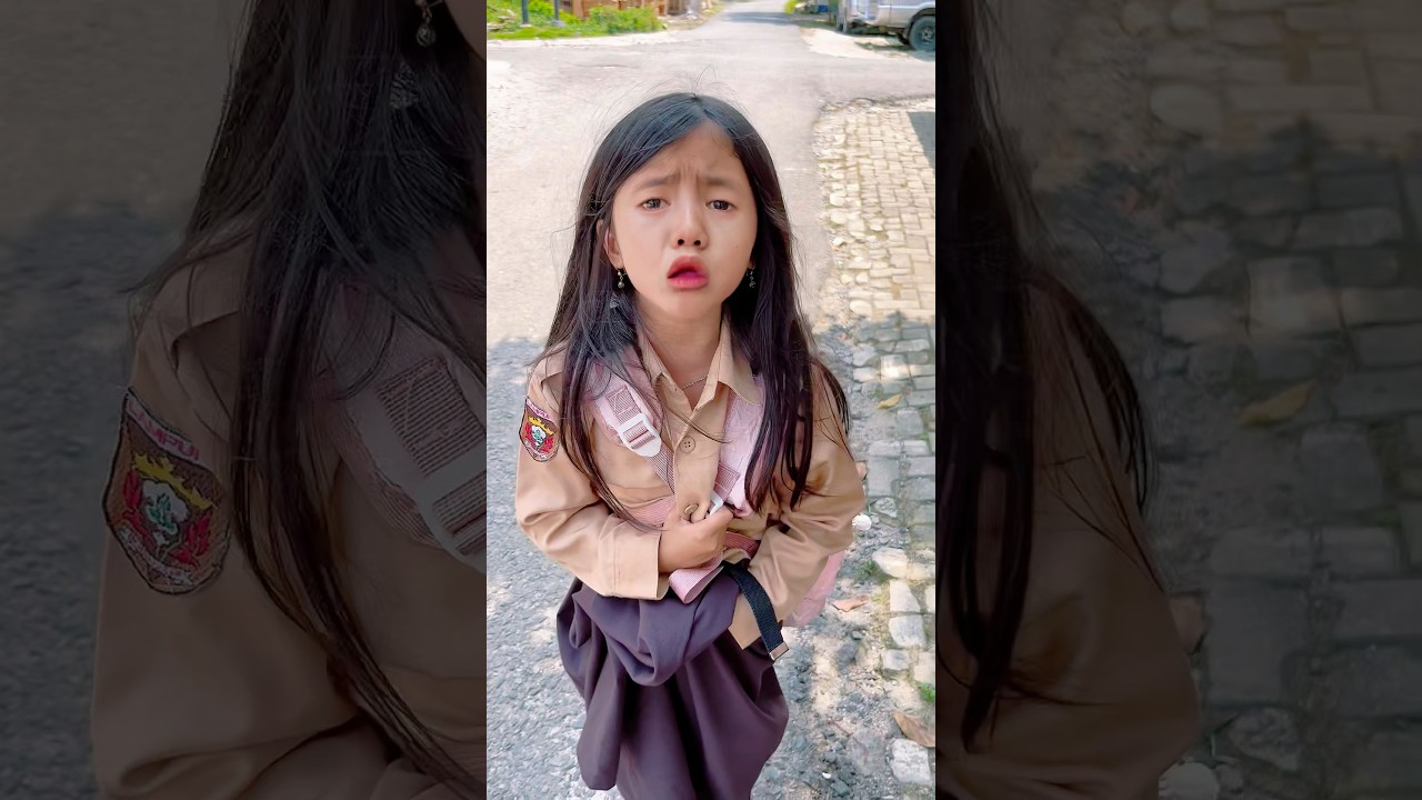 Kakak Adik Pulang Sekolah Sepatu Adik Ketuker Gede Sebelah 😂