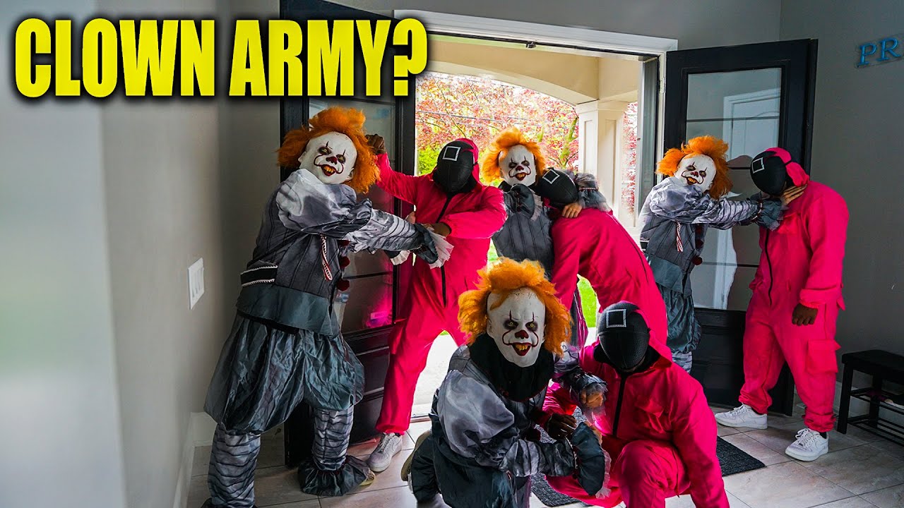 SQUID GAME ARMY VS PENNYWISE ARMY AT STROMEDY'S HOUSE, RUN AWAY FAST!! (they're coming!)
