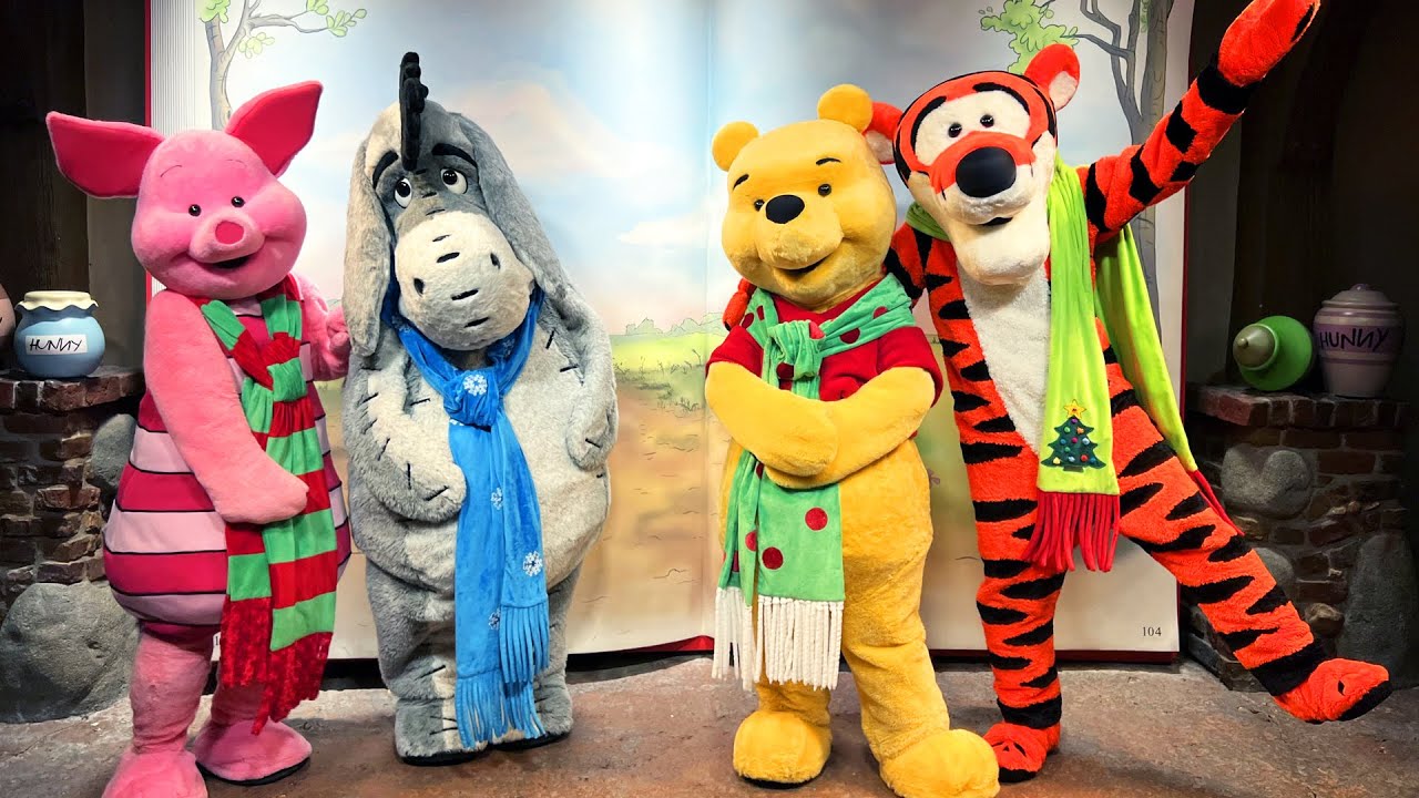 Winnie The Pooh, Eeyore, Piglet & Tigger Meet & Greet - Mickey's Very Merry Christmas Party 2022