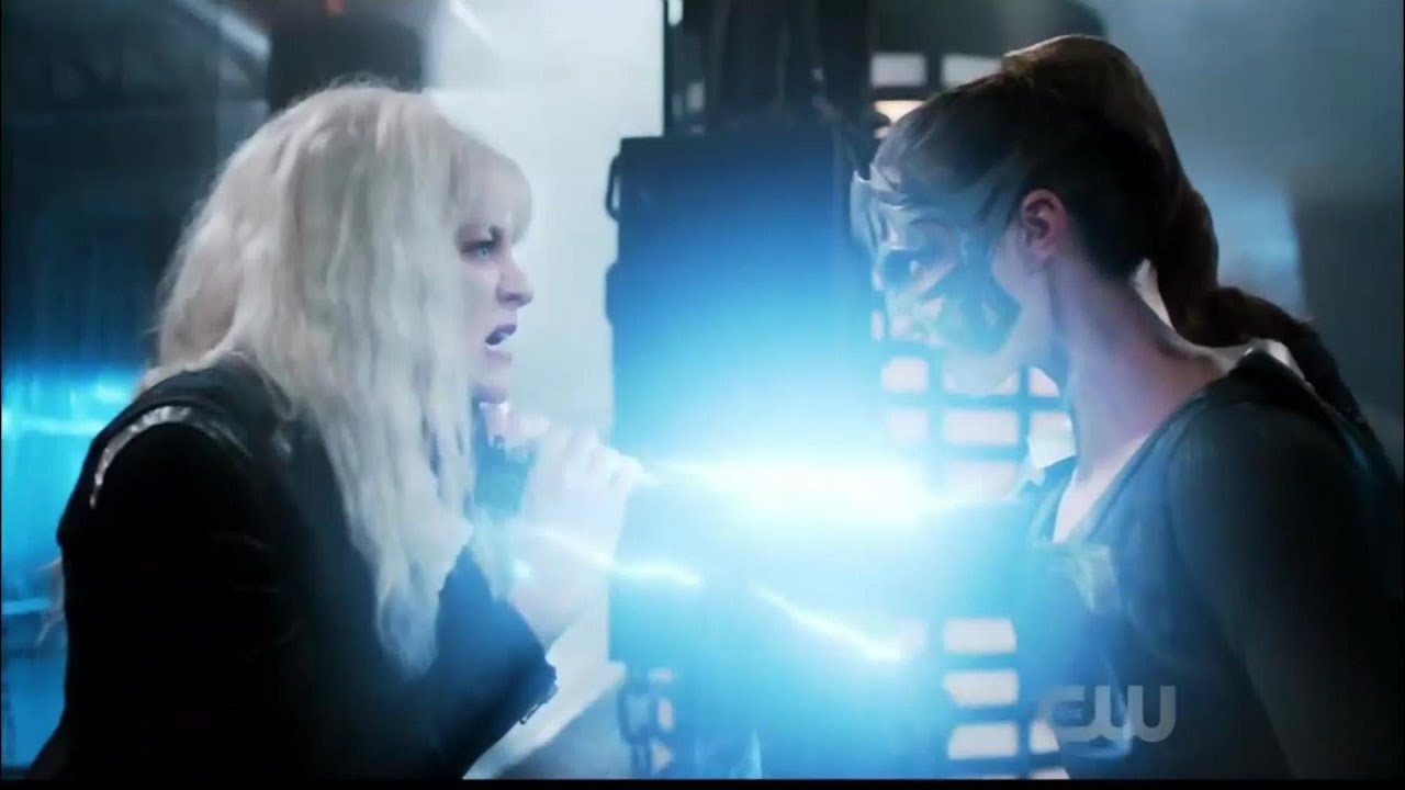 Supergirl 3x11 Psi, Livewire vs Reign Final Fight