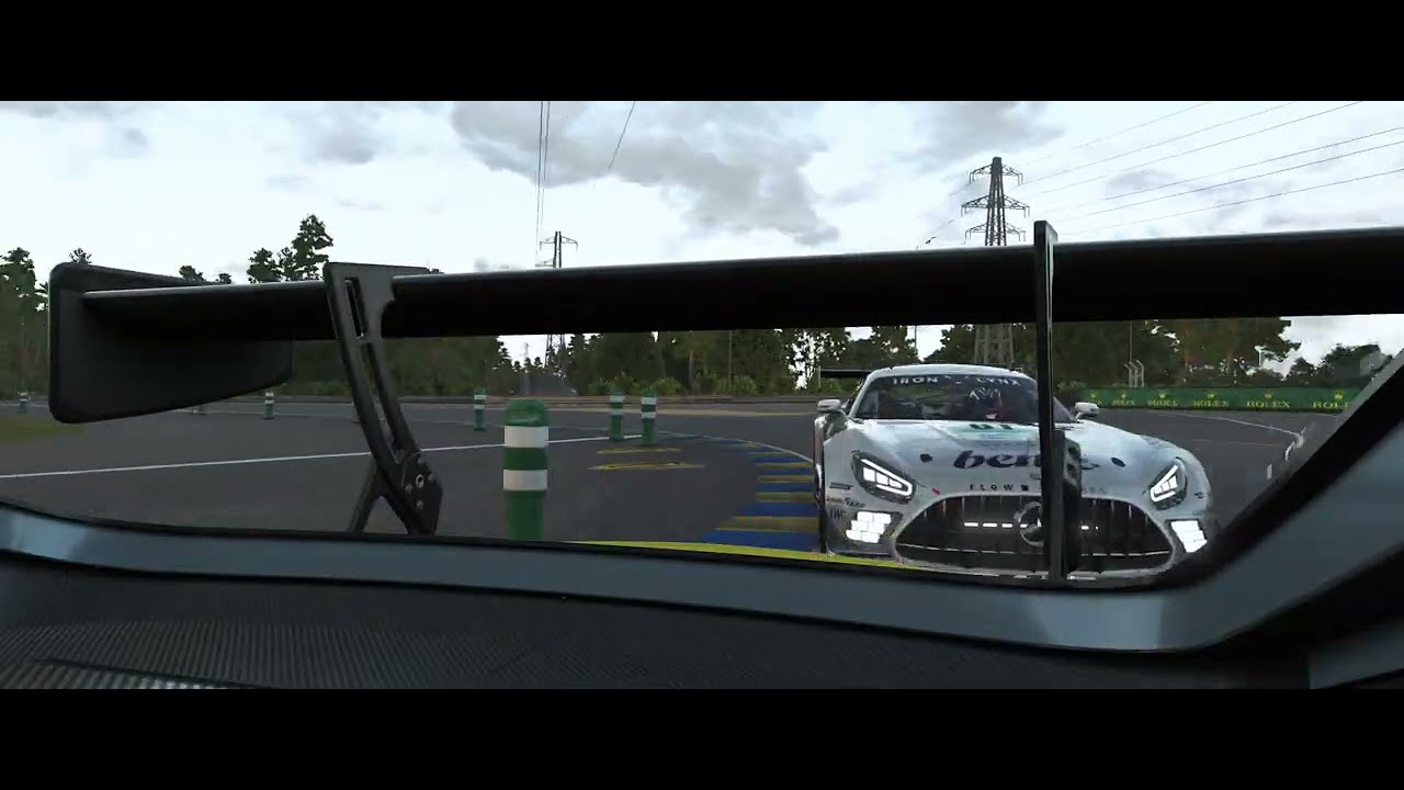 LeMans Ultimate Circuit De La Sarthe start AMG GT3