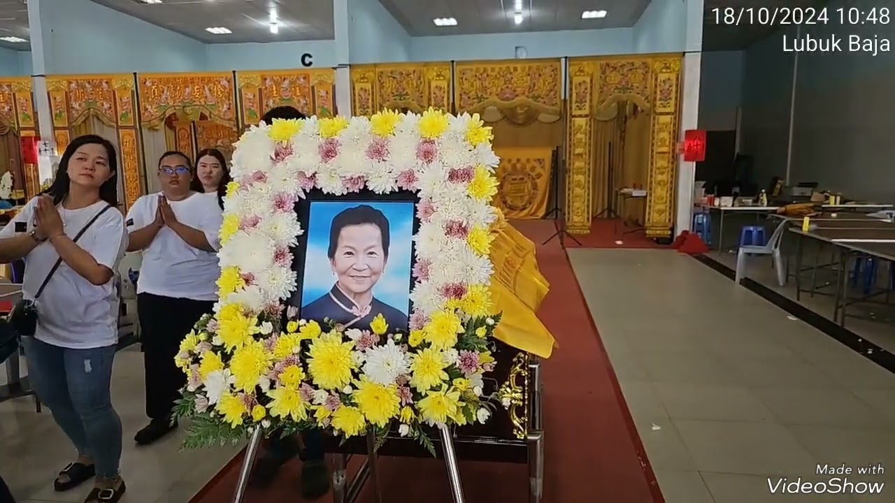 18 10 2024 亲爱的妈妈，我们将会把你留在我们的记忆里。现在你可以和爸爸在一起了，永别了！阿弥陀佛。我们会永远记得你的妈妈。妈妈感恩有你。🙏🙏🙏😘❤️😭😭😭