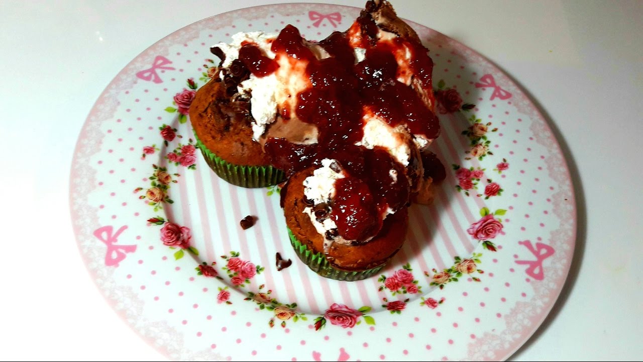 MAFINI SA DOMAĆIM DŽEMOM OD JAGODA|STRAWBERRY-CARAMEL MUFFINS