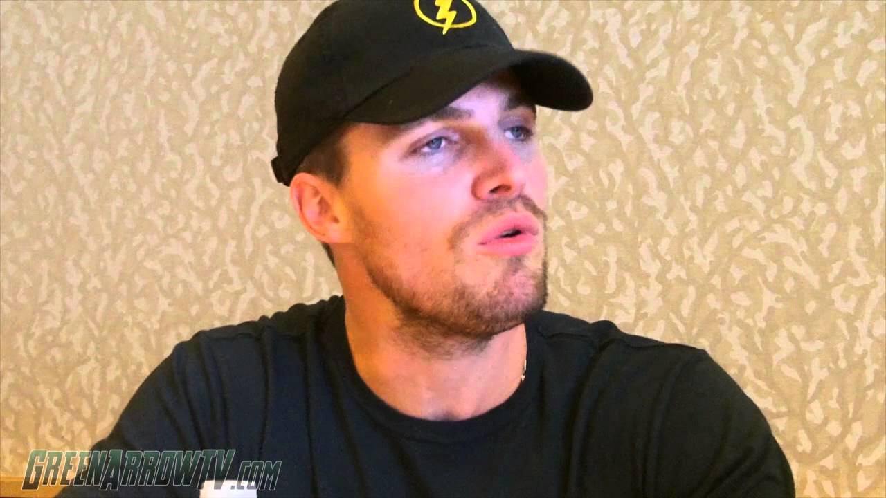 Arrow Season 3 - Stephen Amell Interview - SDCC 2014 - Olicity