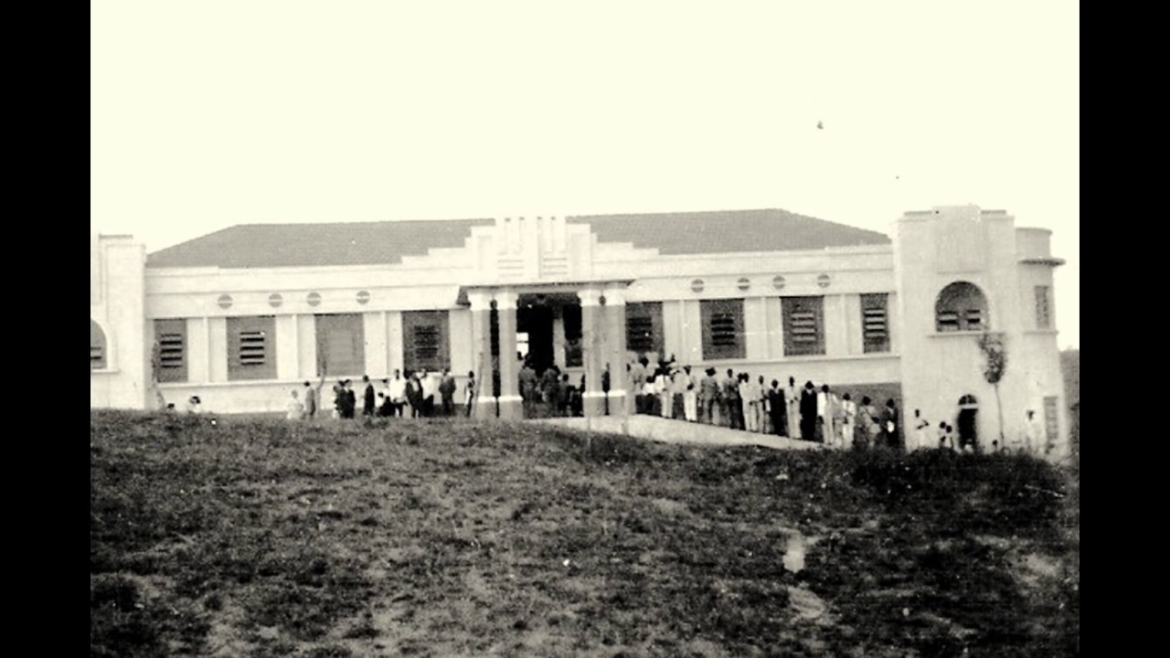 LAVRAS - MG - PRIMÓRDIOS DO HOSPITAL VAZ MONTEIRO - RUA COSTA PEREIRA.