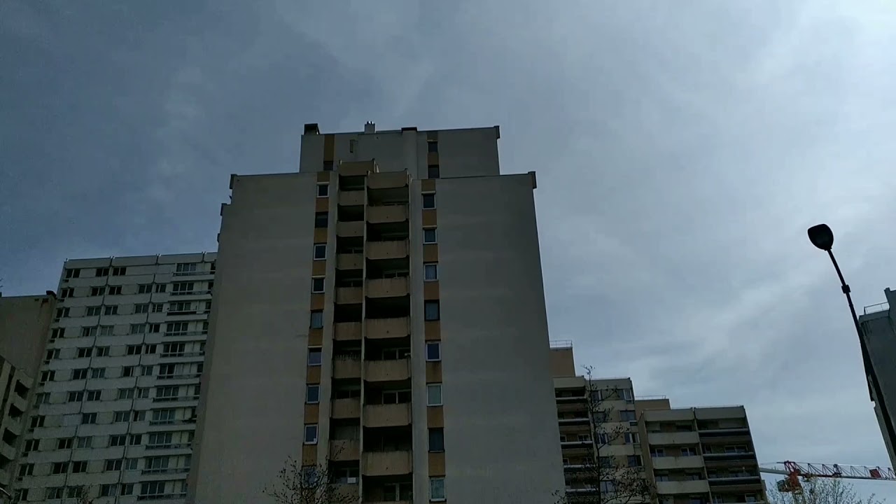 جولة في نواحي باريس Porte des Lilas 20 ème