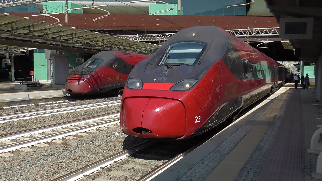 Treni di ogni tipo in arrivo, in partenza e in transito alla stazione di ROMA TIBURTINA