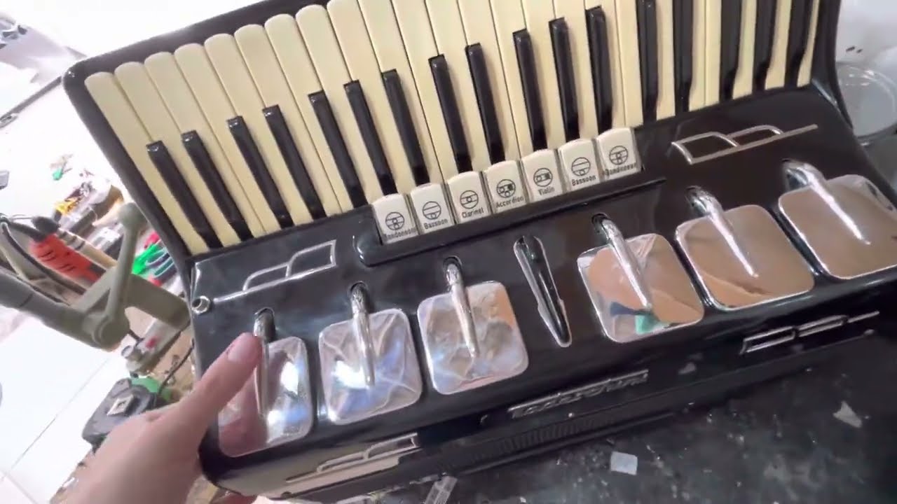 Um pouco da história da Todeschini acordeons - Selo verde e selo amarelo