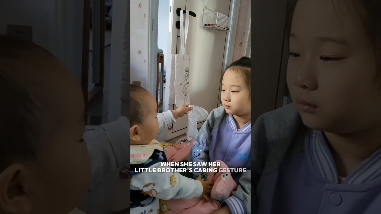Baby brother&rsquo;s sweet gesture melts his sister&rsquo;s tears