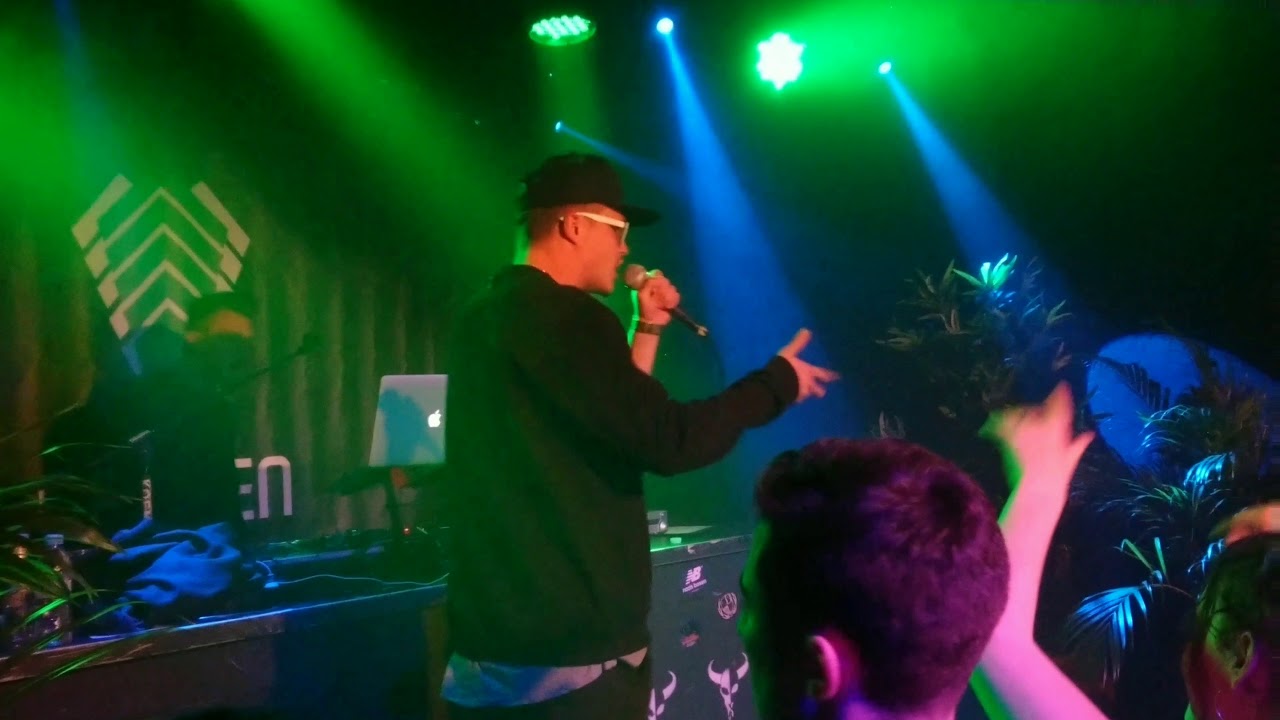GReeeN & GARY WASHINGTON - Wolkenkratzer | Live in Solothurn [4K Handyvideo]