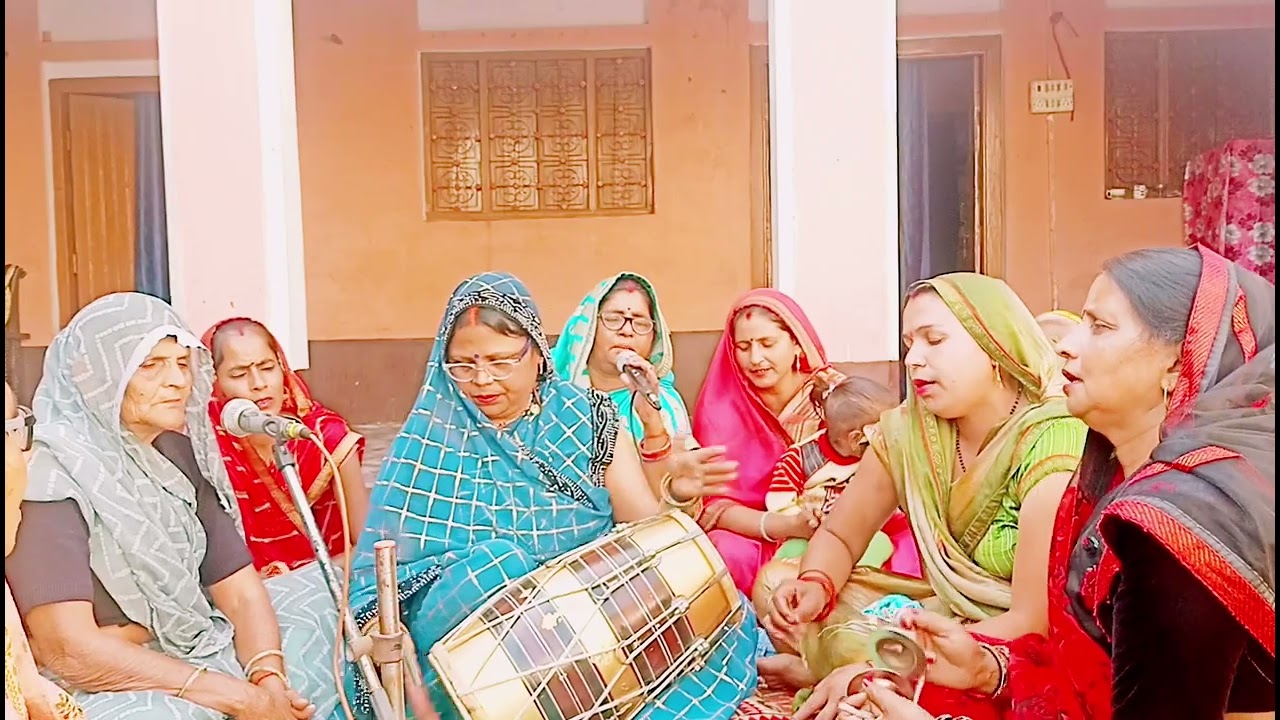 Nand Bhavan mein ud Rahi dhul dhul hamen pyari Lage bhajan