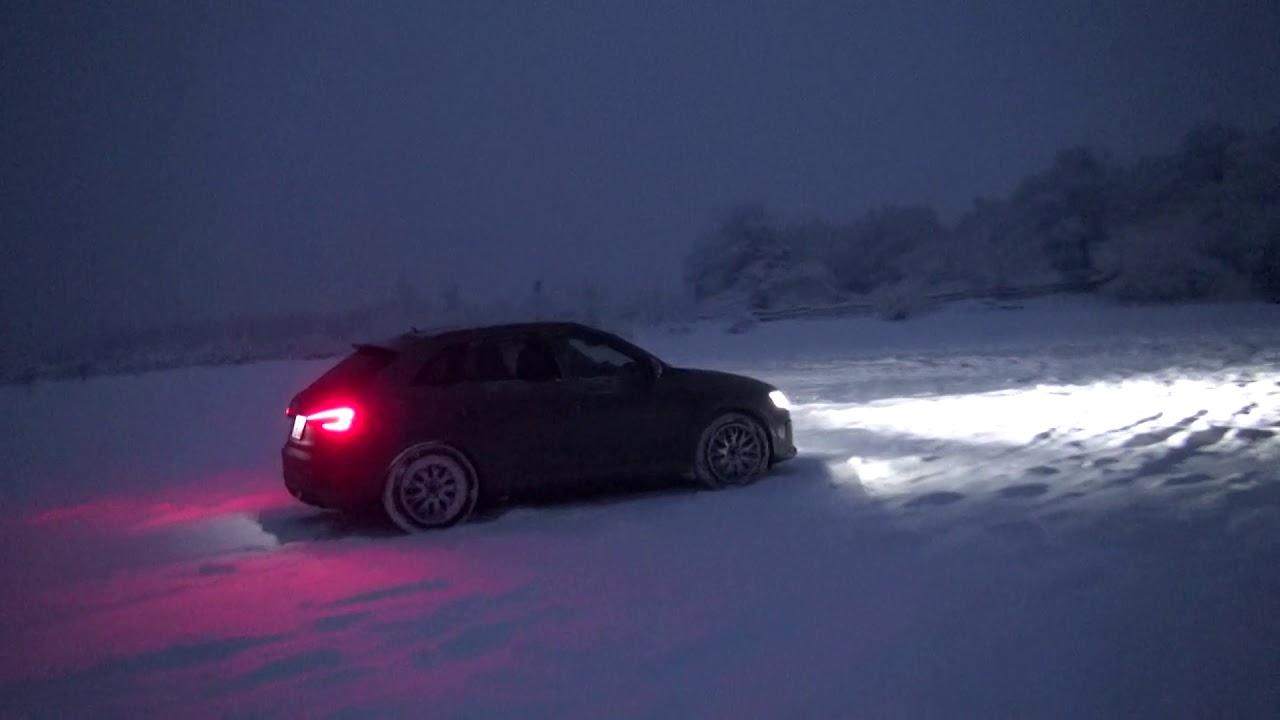 Audi RSQ3 Snow drift