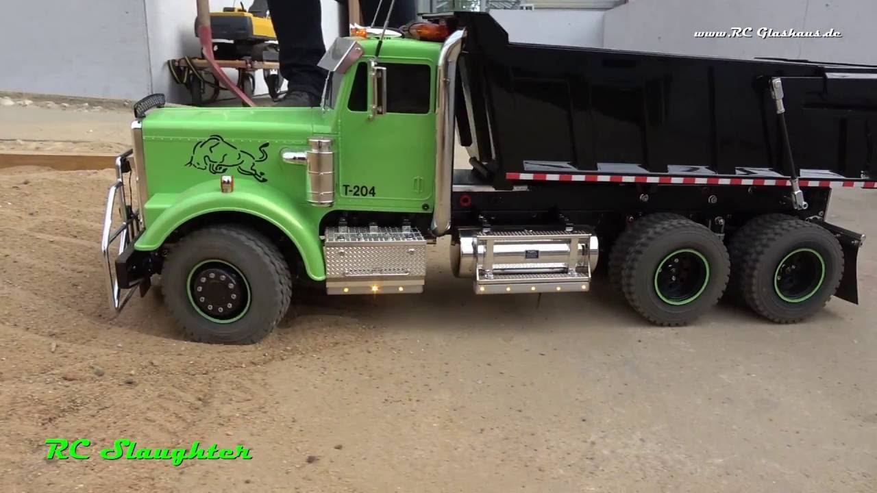 RC truck stuck! detailed nice truck!