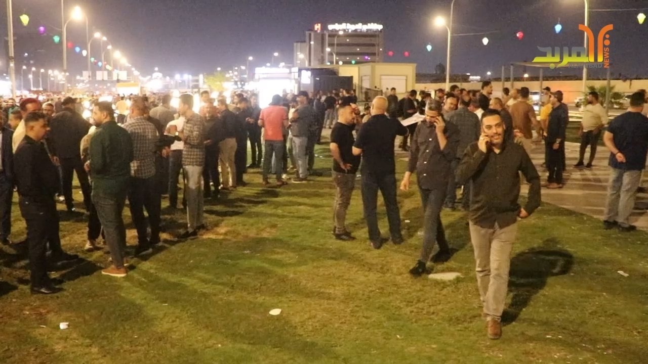 وقفة لموظفي شركات التمويل الذاتي في النفط والموانئ احتجاجا على استقطاع مخصصاتهم #المربد