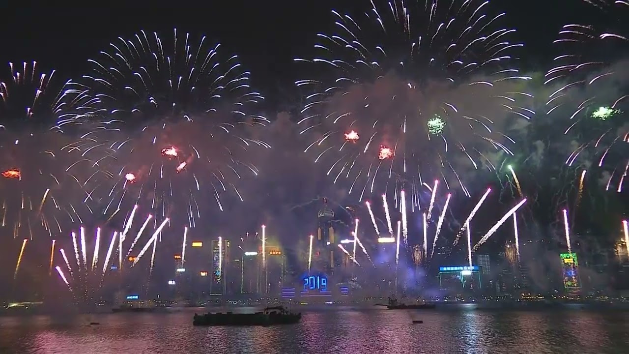 CASTILLO PIROMUSICAL IMPRESIONANTE Hong Kong año nuevo 2019 New Years Fireworks CASTILLO DE FUEGOS