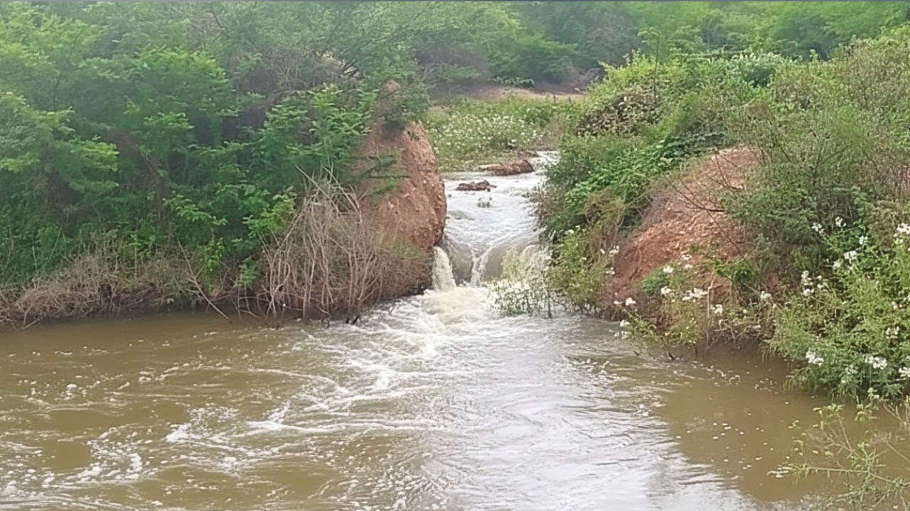 AÇUDE TRANSBORDA COM FORTES CHUVAS #nordeste 