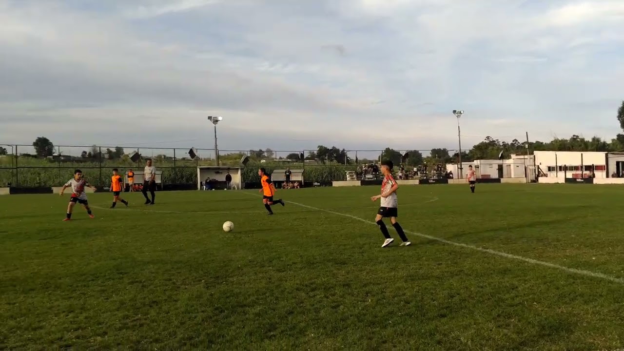 Semi final: 19 de Abril 1 vs 0 Juventud River Play Off