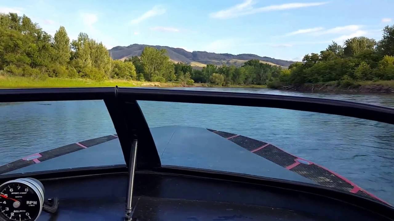 Running the Okanogan river in a Burly jet boat!