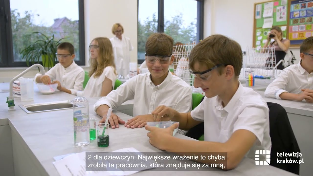 Szkoła Podstawowa nr 67 z nowym pawilonem