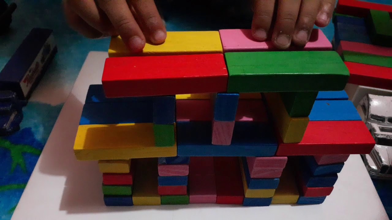 Casita de dos plantas con piezas de Jenga
