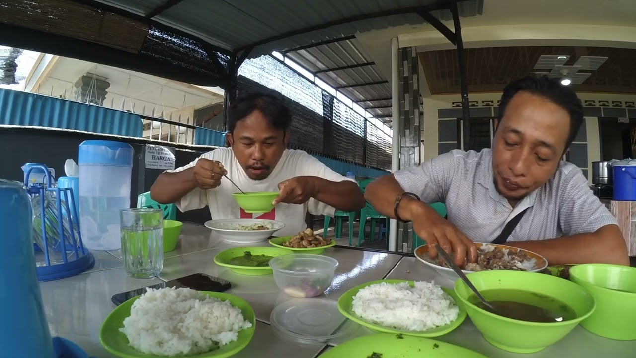Makan Enak: Saksang PerB1an Pakek Badak