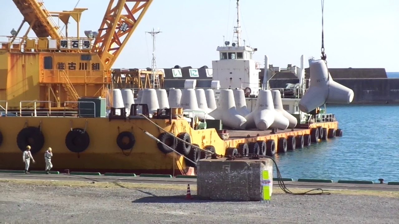 テトラポッド運搬、船積みー２