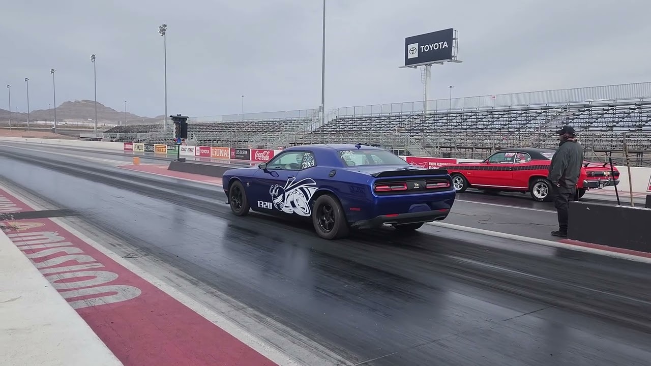 Dodge Challenger 1320 racing in Las Vegas