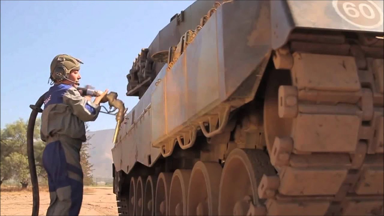 Carro M-548 porta combustible diseñado por FAMAE ya se encuentra operativo en el Ejército