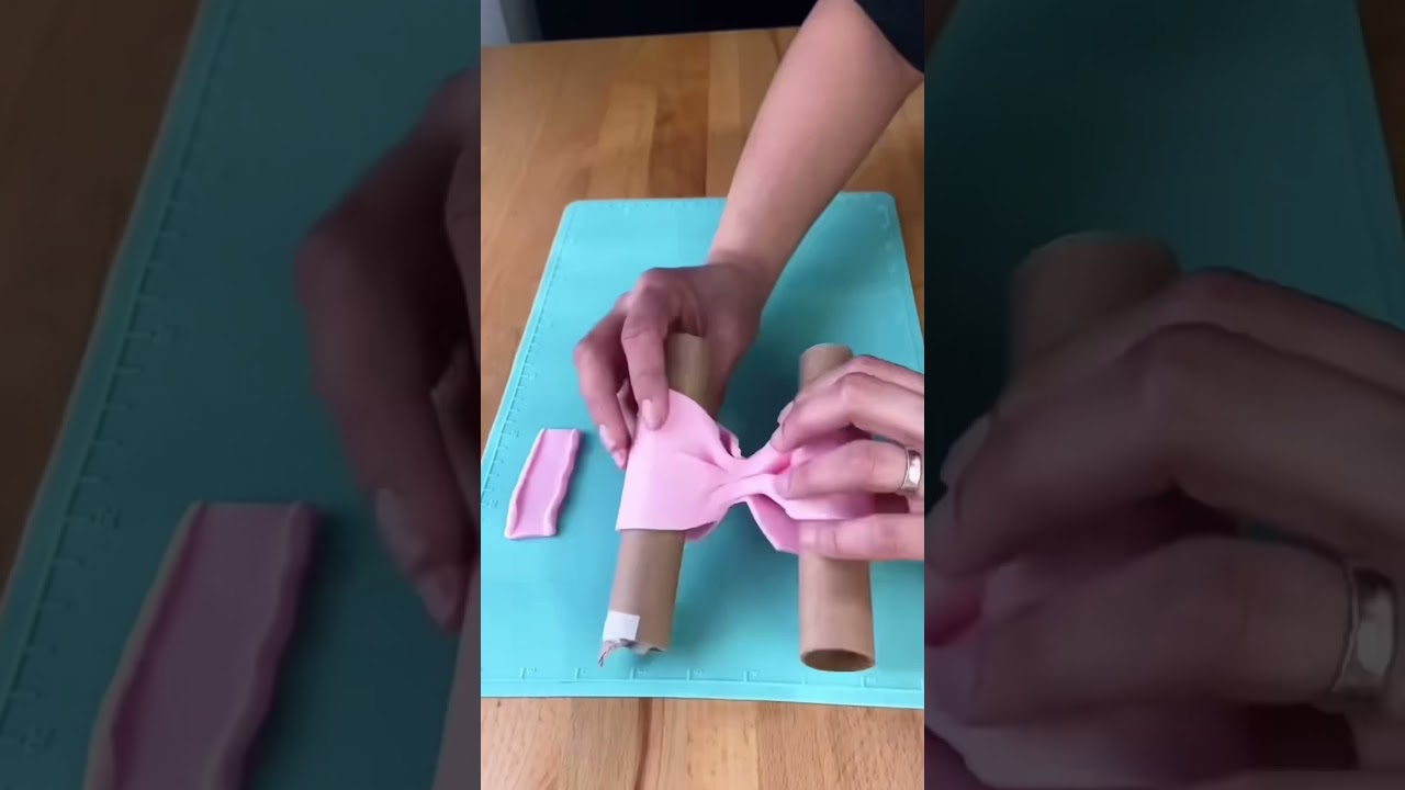 Easy Fondant Bow! 🎀
