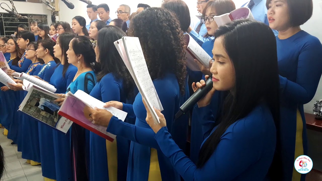 Hợp Xướng Thánh Ca - Nữ Vương Hòa Bình