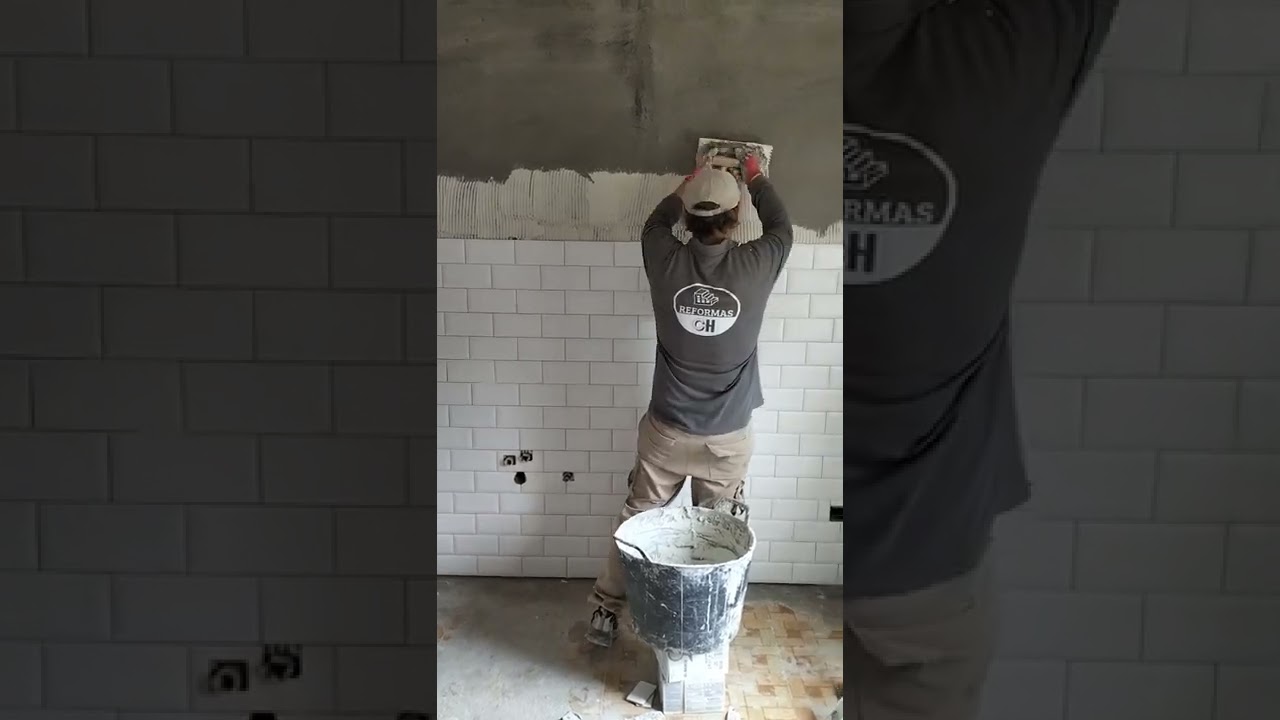 Azulejar con  formato pequeño.Alicatado .