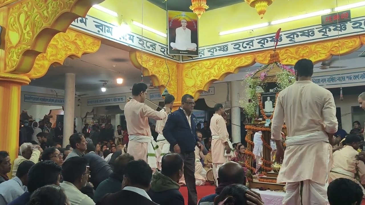 হরে কৃষ্ণ হরে কৃষ্ণ কৃষ্ণ কৃষ্ণ হরে হরে,  হরে রাম হরে রাম রাম রাম হরে হরে,,,,