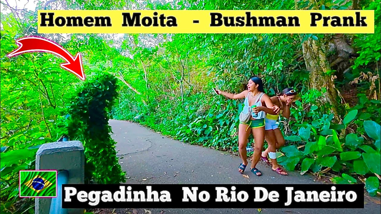 Pegadinha: Homem Moita Assustando Pessoas No Rio de Janeiro - Bushman Prank